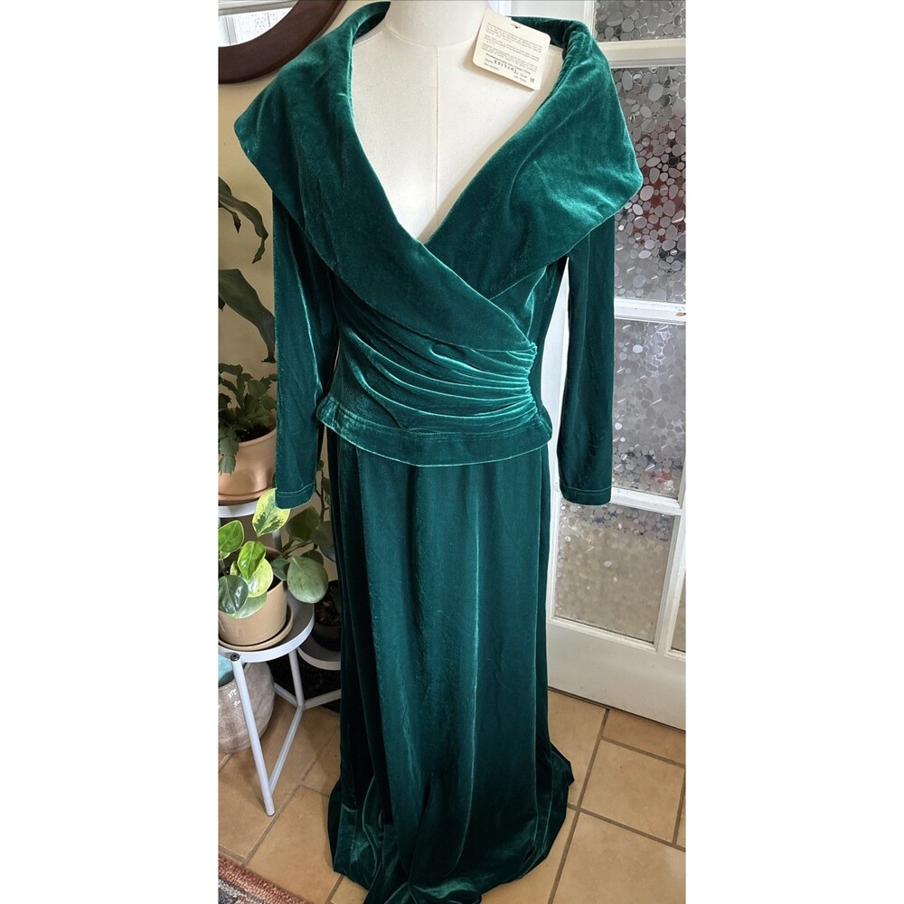 Vtg Tadashi Shoji Green Velvet Gown ISA Made UK 10 Shawl Collar NWT! US M